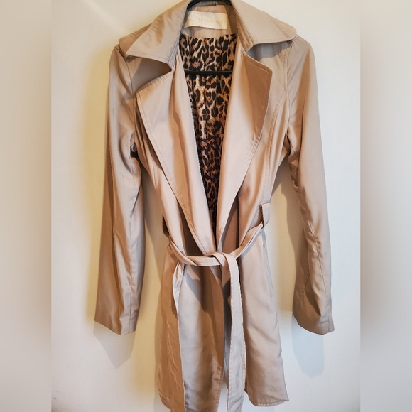 Light Beige Color Trench Coat - Picture 3 of 5
